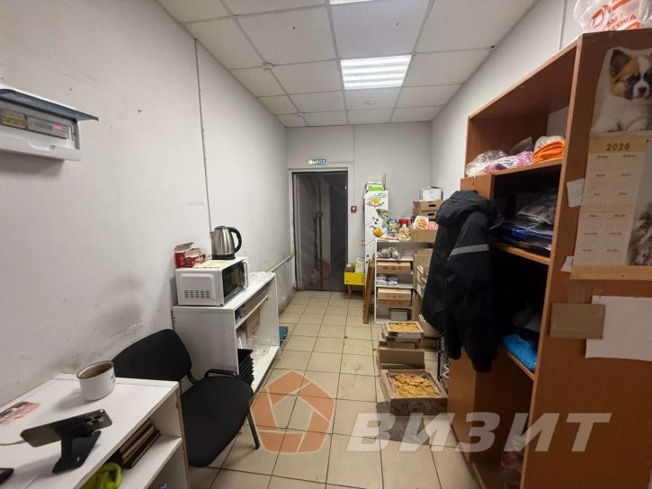 Торговое помещение Советской Армии улица, 220