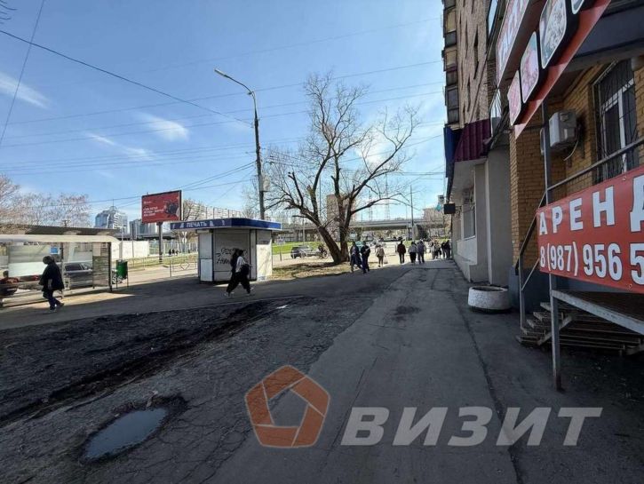 Торговое помещение Советской Армии улица, 220