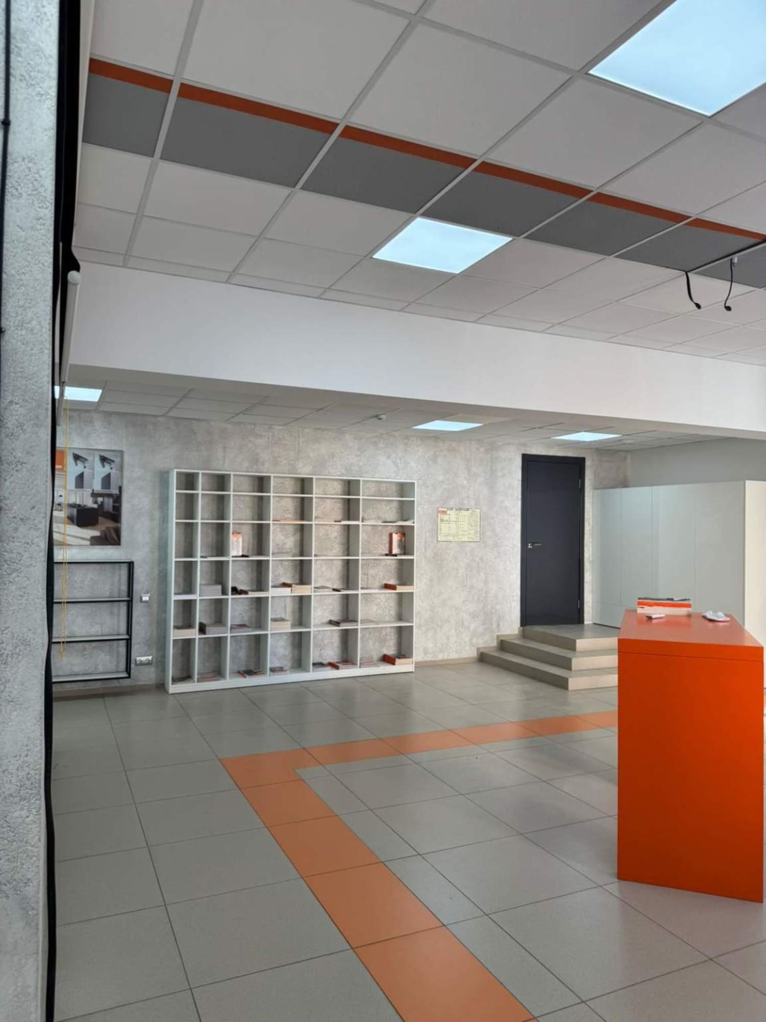 Сдать торговое помещение за 463 060 рублей на Кирова проспект, д.156