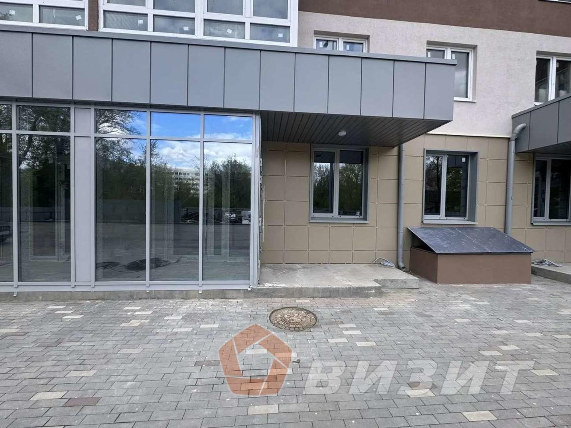 Сдать торговое помещение за 65 000 рублей на Дыбенко улица, 5