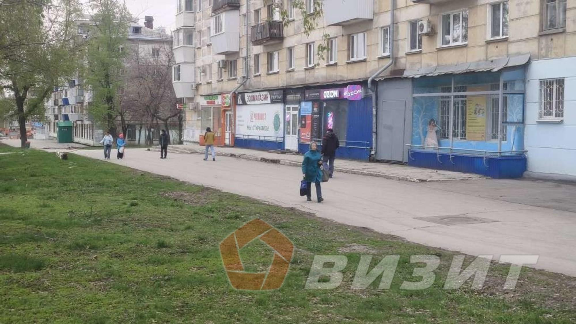 Сдать торговое помещение за 100 000 рублей на 22 Партсъезда улица, 16
