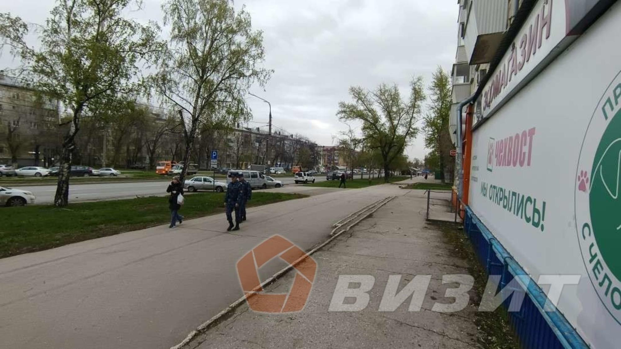 Сдать торговое помещение за 100 000 рублей на 22 Партсъезда улица, 16