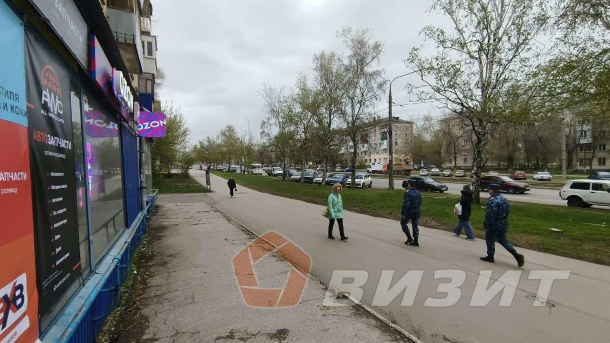 Сдать торговое помещение за 100 000 рублей на 22 Партсъезда улица, 16