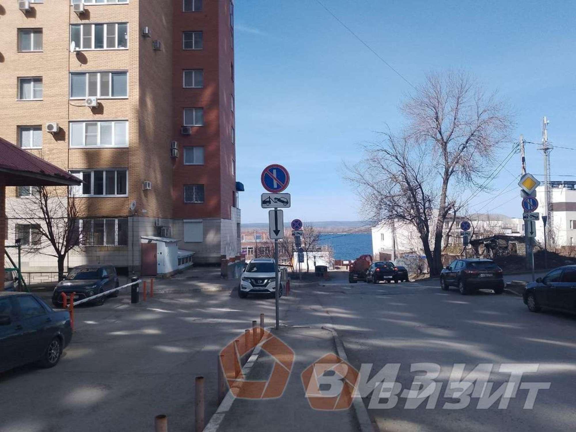 Купить офис, помещение под офис за 22 000 000 рублей на Лейтенанта Шмидта улица, 1