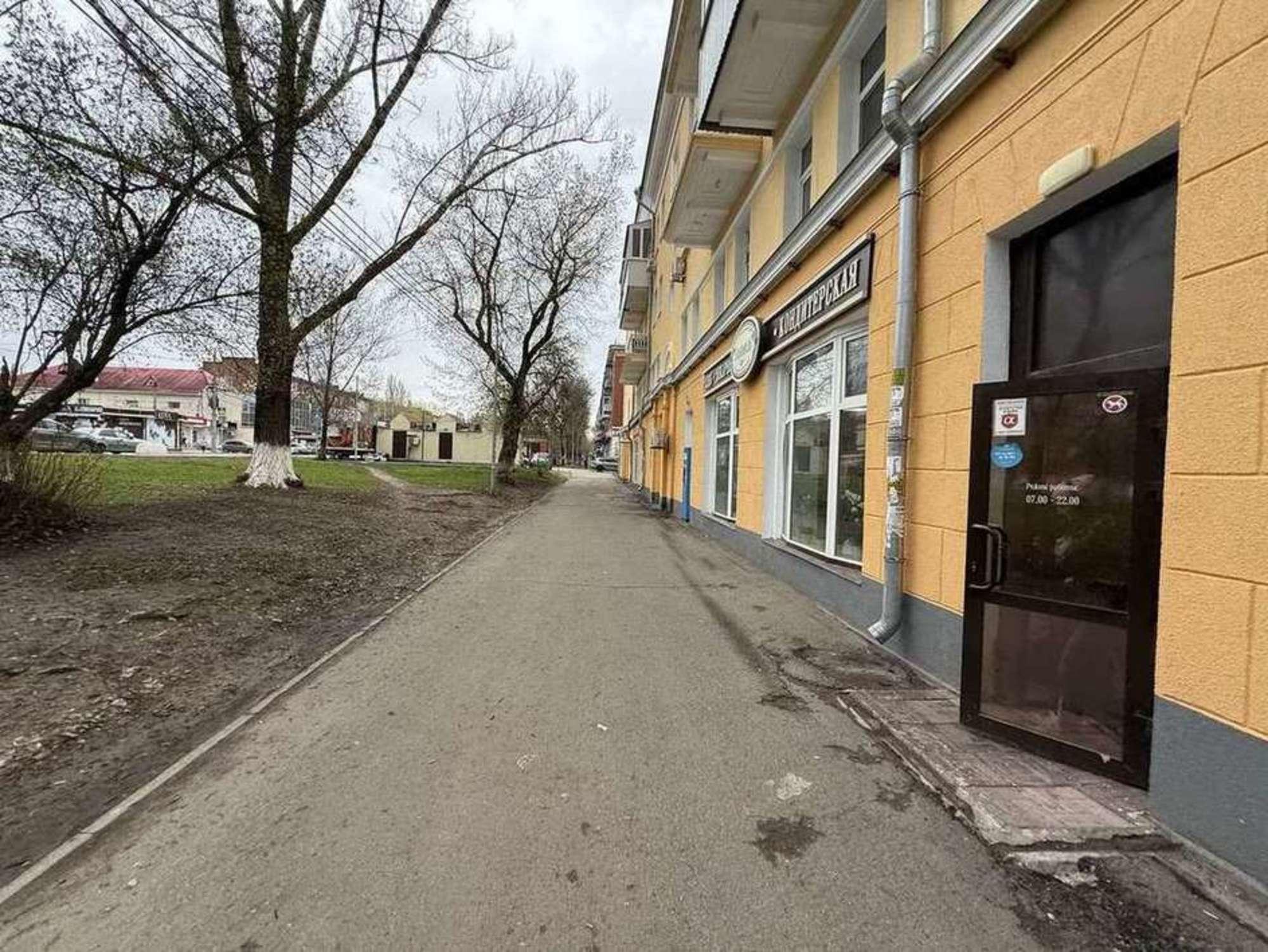 Сдать торговое помещение за 90 000 рублей на Сергея Лазо улица, 15