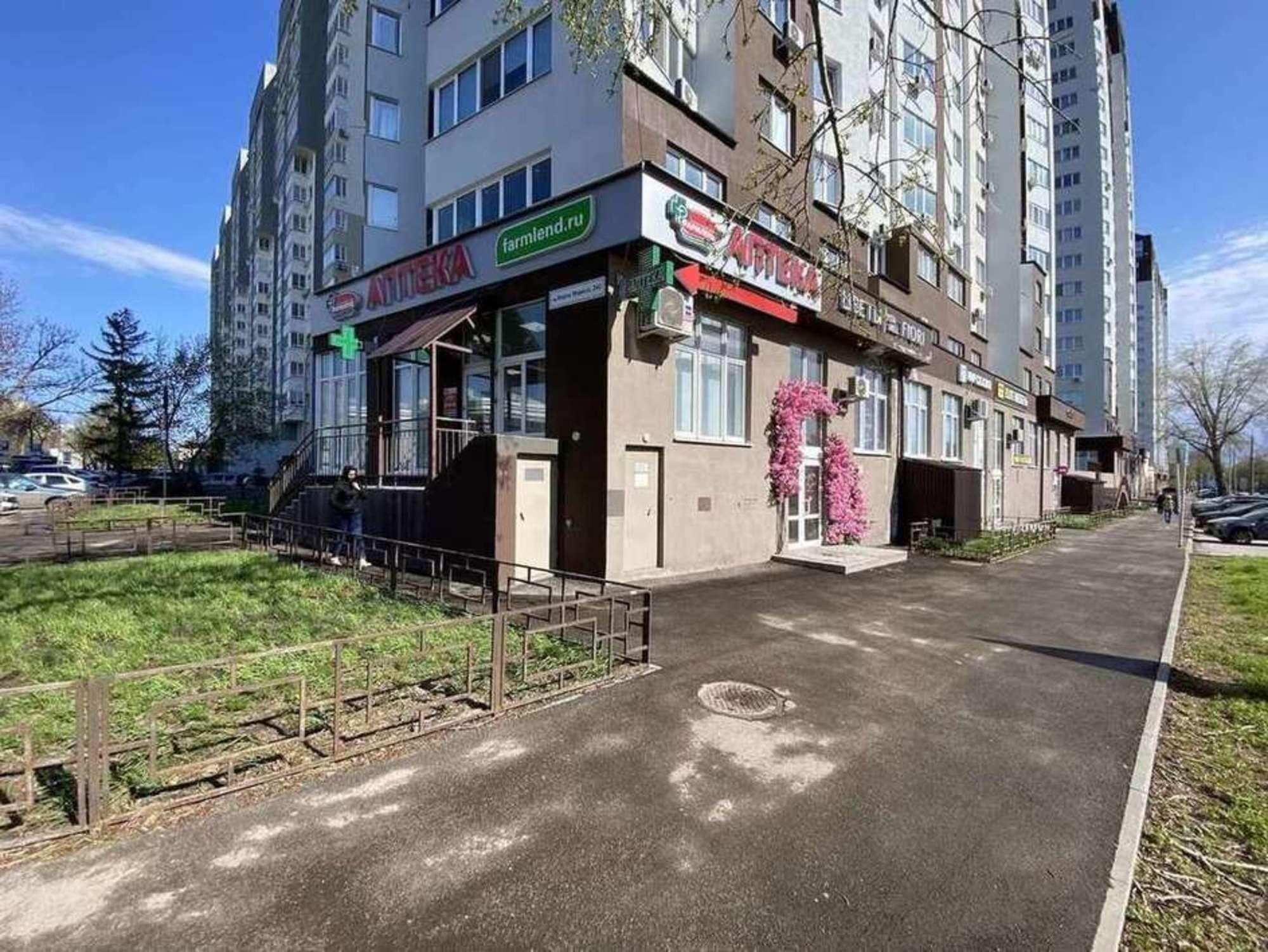 Купить торговое помещение за 24 750 000 рублей на Карла Маркса проспект, 242