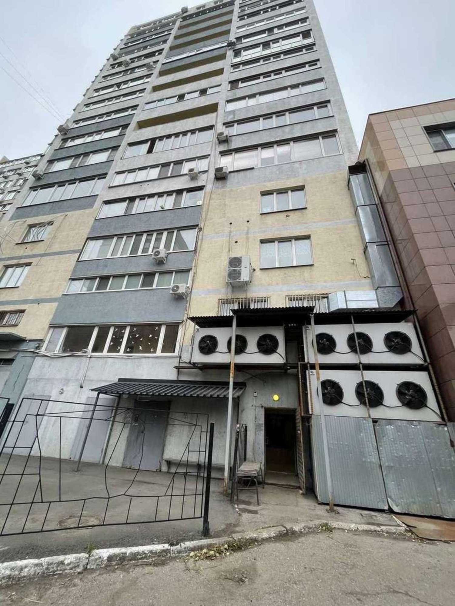 Купить складское помещение за 3 600 000 рублей на Водников улица, 28-30