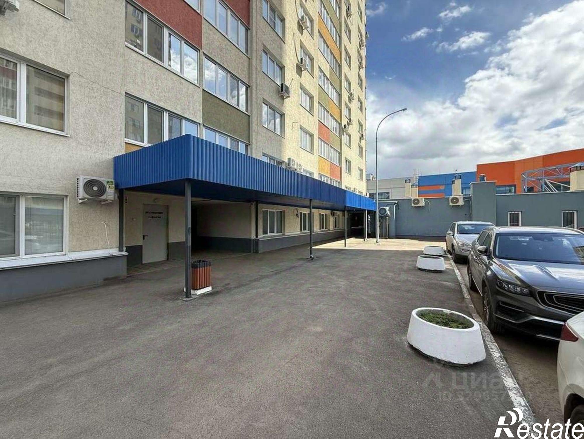 Купить торговое помещение за 13 418 200 рублей на проспект Кирова, 322А к1