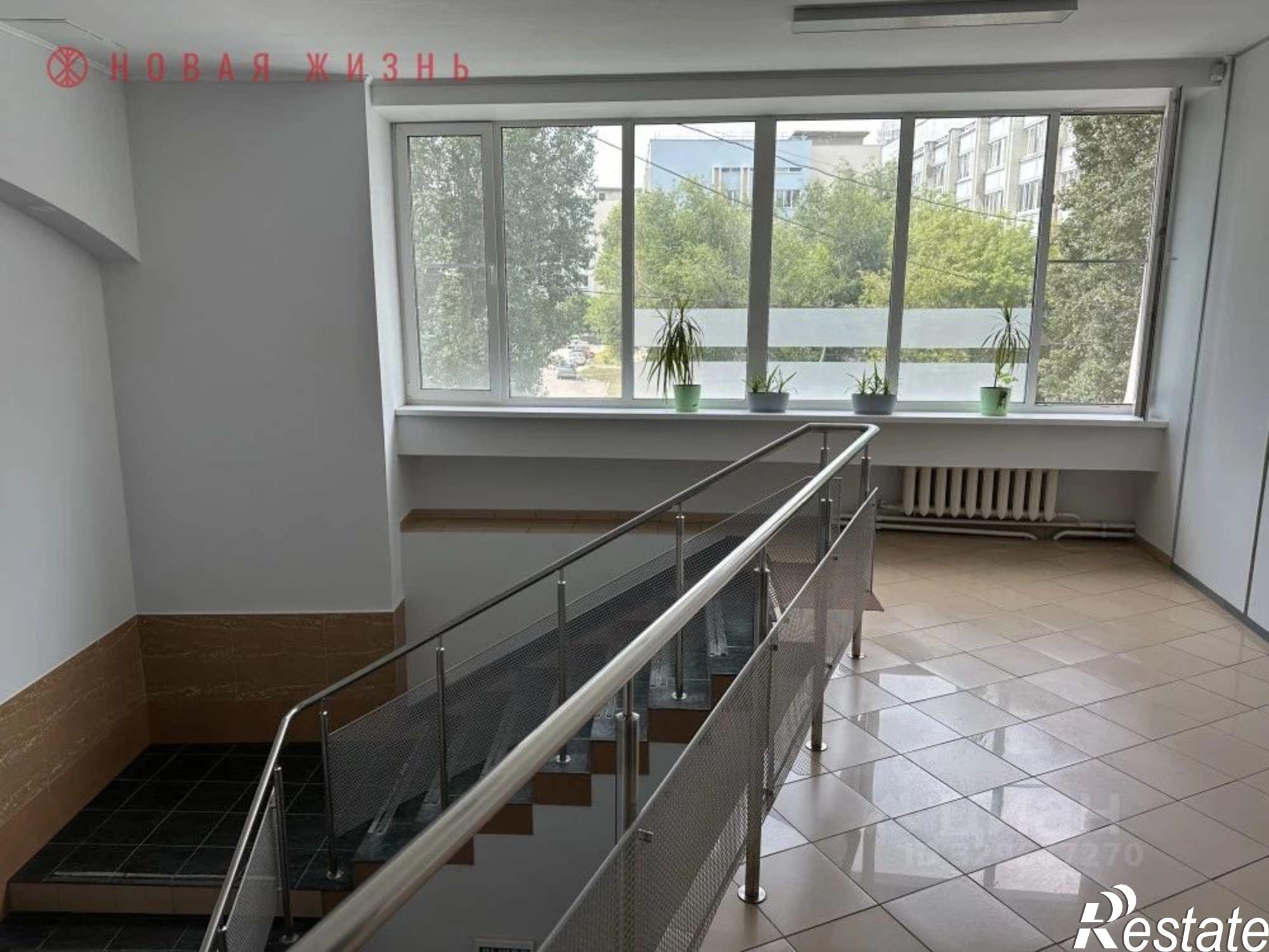 Купить офис, помещение под офис за 105 000 000 рублей на ул Академика Платонова, 10 3