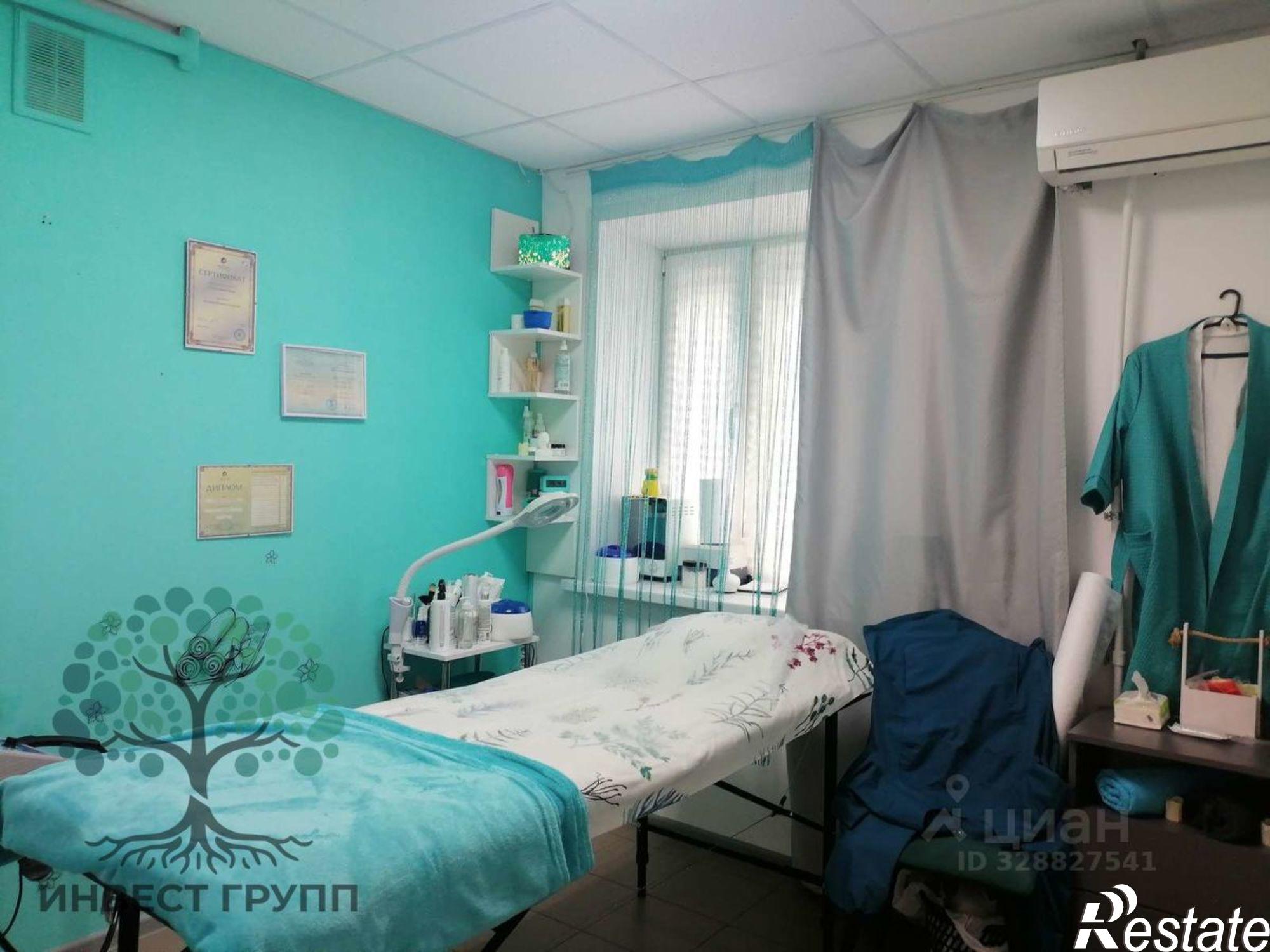 Сдать торговое помещение за 70 004 рублей на проспект Кирова, 224