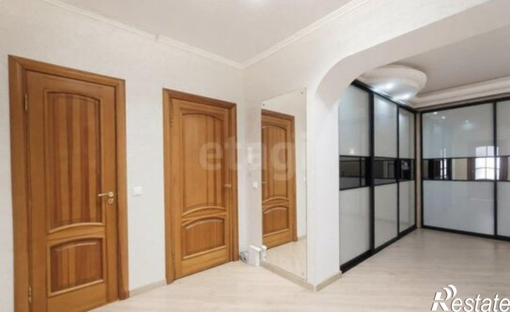 4-комн квартира улица Братьев Коростелёвых, 117,  д. 117