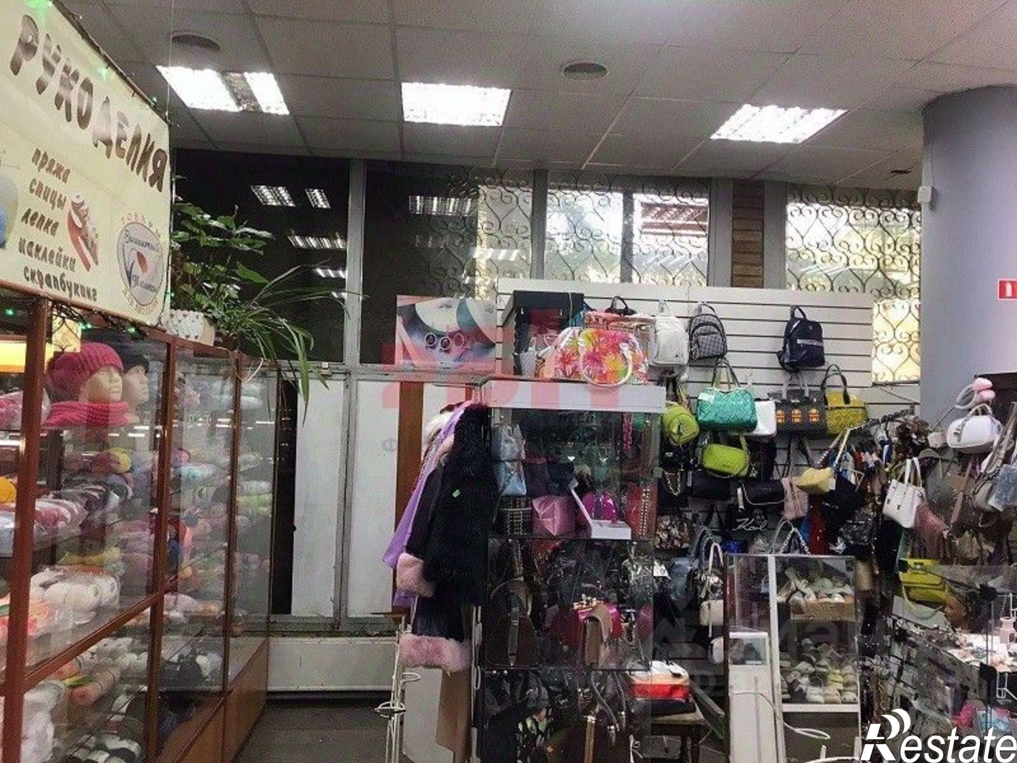 Купить торговое помещение за 89 993 800 рублей на проспект Кирова