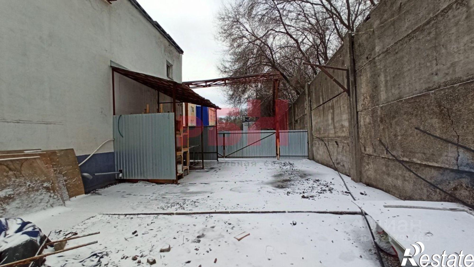 Купить ОСЗ, отдельно стоящее здание за 16 000 300 рублей на улица Земеца, 4