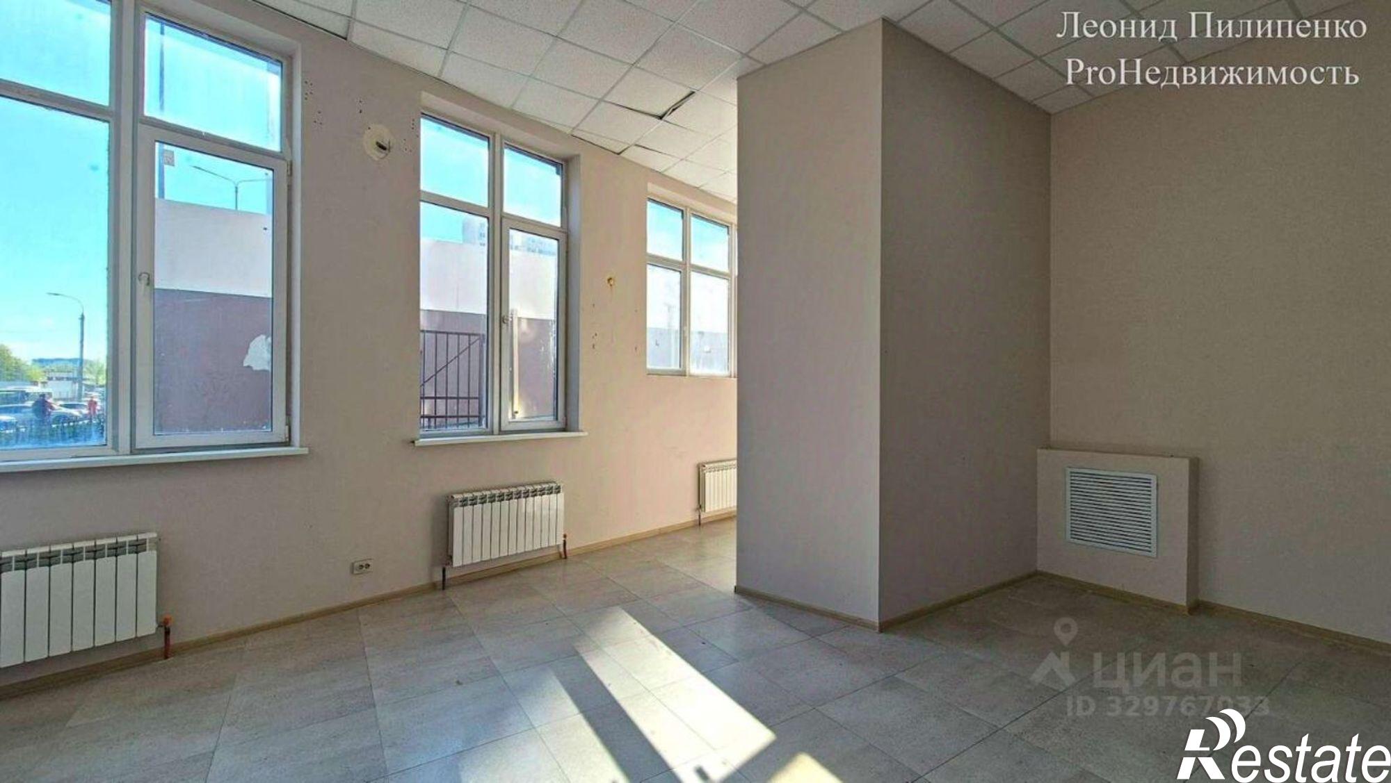 Сдать торговое помещение за 138 600 рублей на проспект Карла Маркса, 246