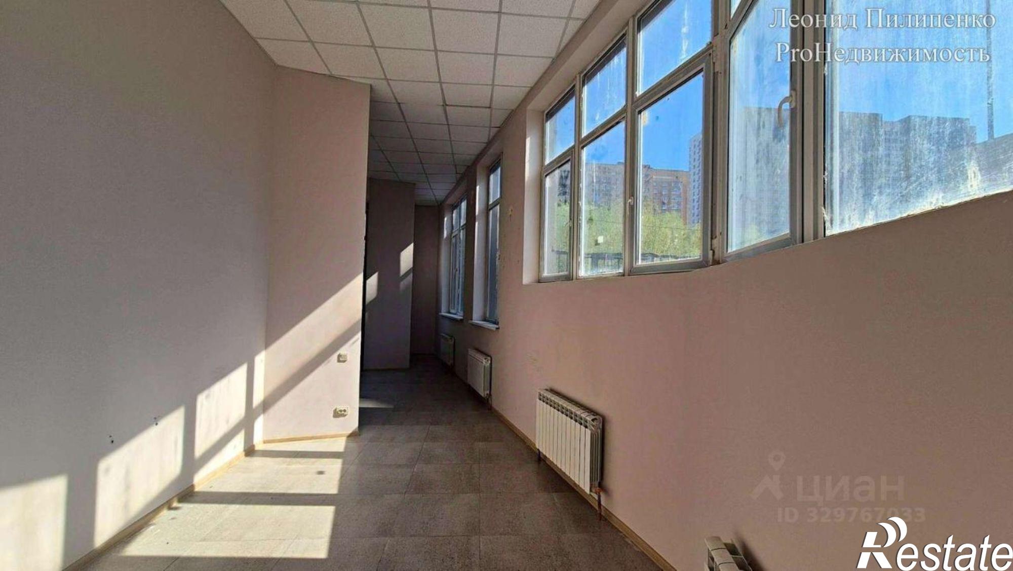 Сдать торговое помещение за 138 600 рублей на проспект Карла Маркса, 246