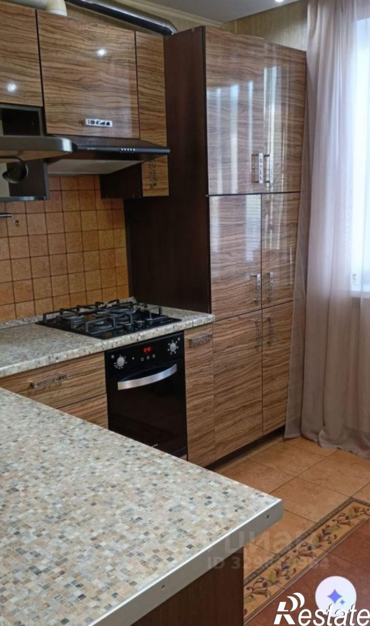 2-комн квартира ул Евгения Золотухина, 8,  д. 8