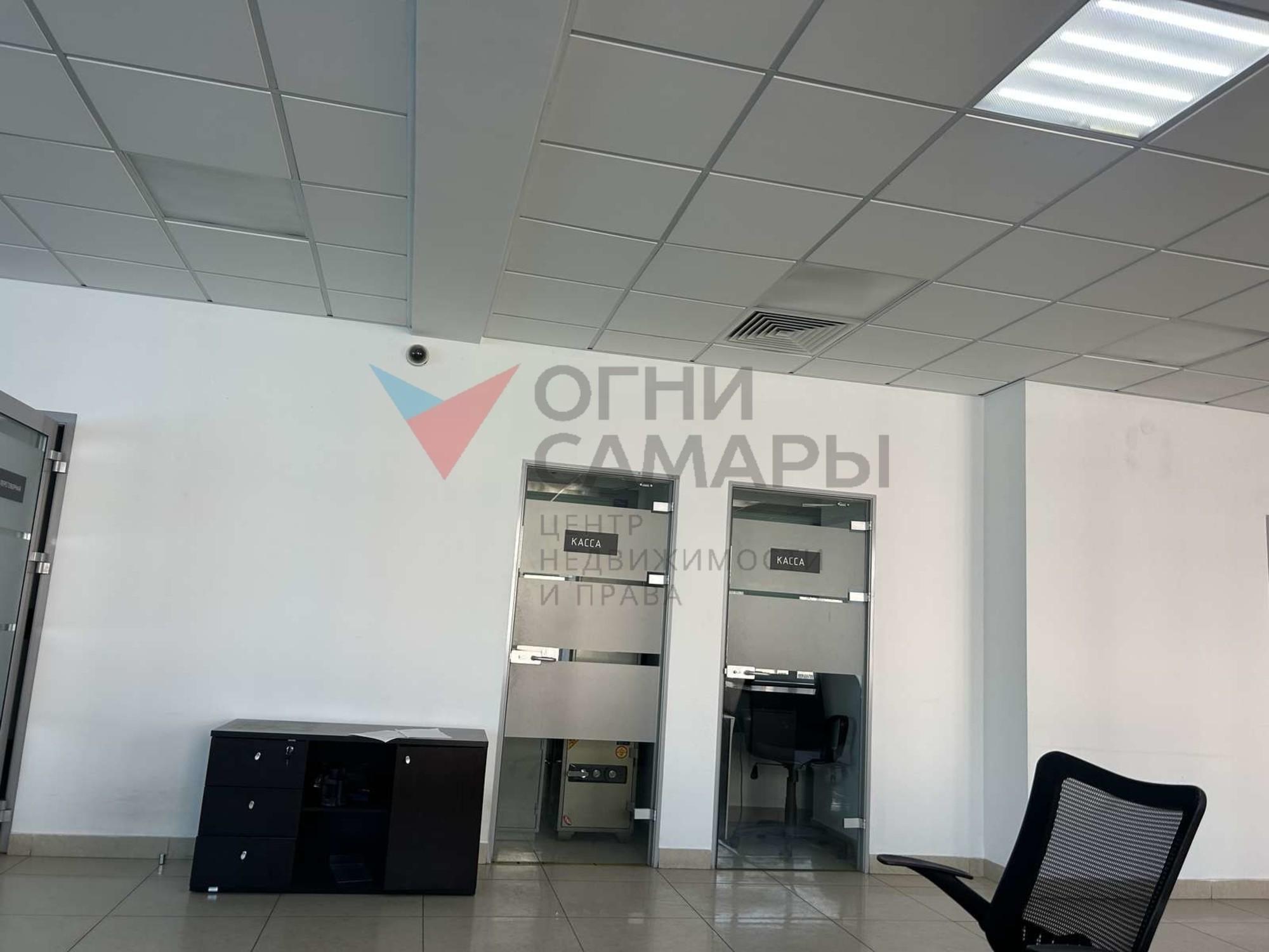 Сдать торговое помещение за 100 000 рублей на Фрунзе улица, 100