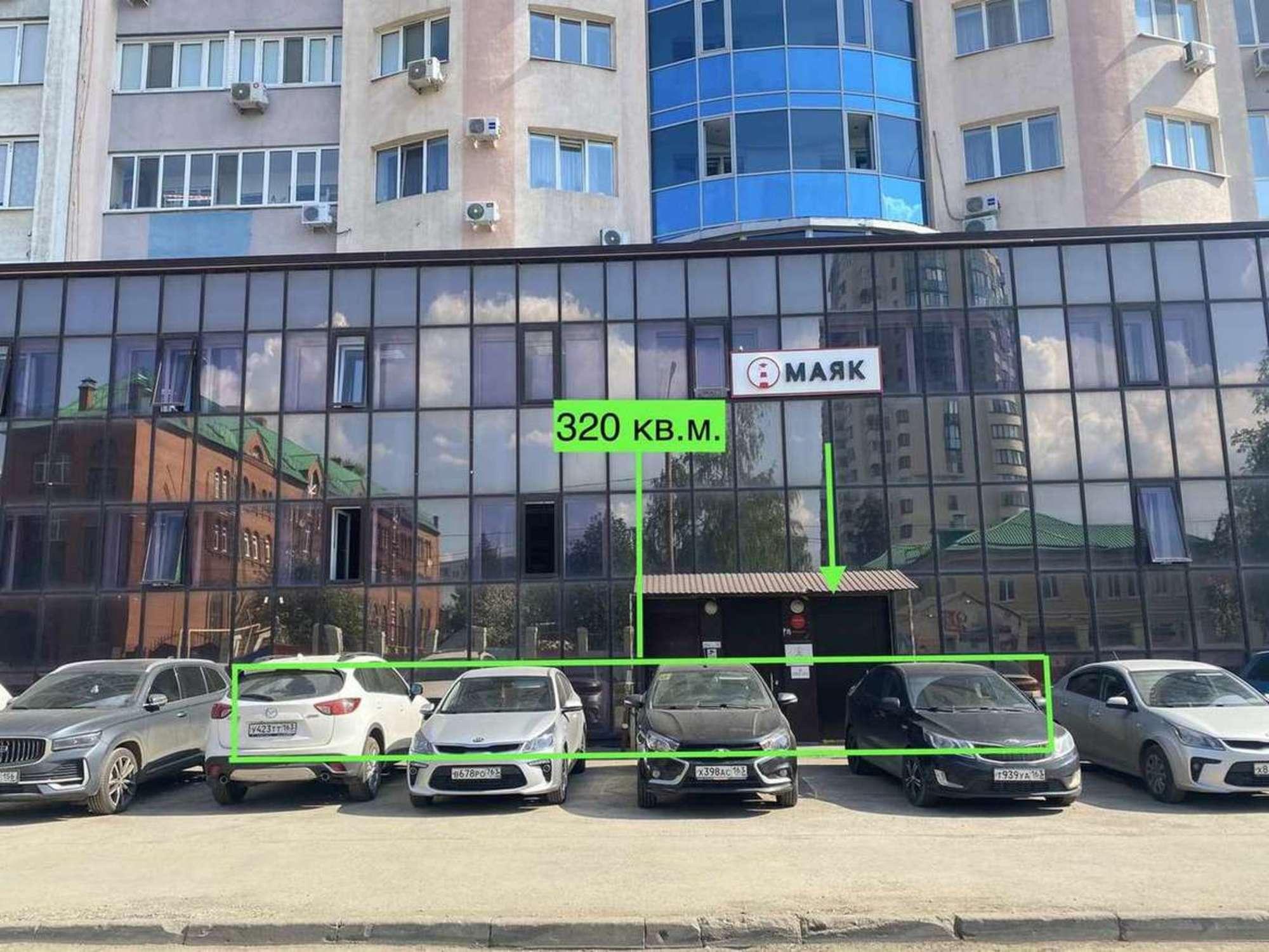 Купить торговое помещение за 17 600 000 рублей на Радонежская улица, 1к2