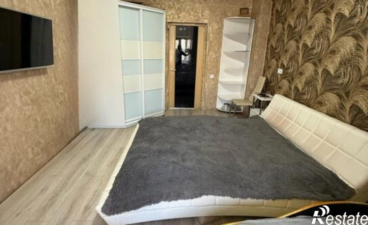4-комн квартира улица Победы, 92,  д. 92