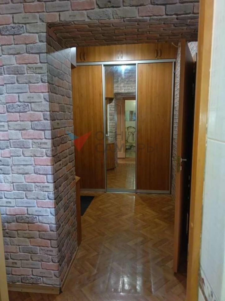 2-комн квартира Строителей улица, 22