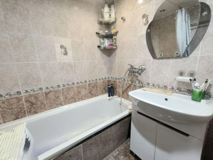 3-комн квартира Красных Коммунаров улица, 15
