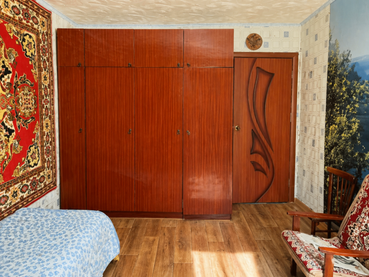 2-комн квартира Свободы улица, 228