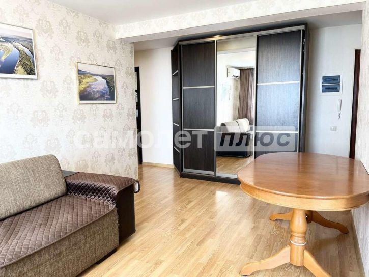 3-комн квартира Осипенко улица, 4