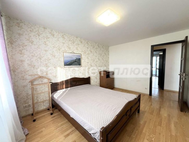 3-комн квартира Осипенко улица, 4