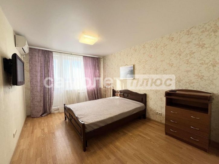 3-комн квартира Осипенко улица, 4