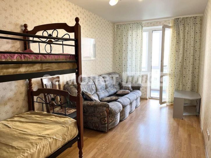 3-комн квартира Осипенко улица, 4