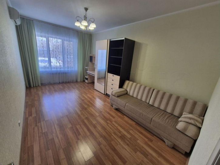 2-комн квартира Осипенко улица, 3А