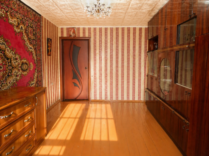 2-комн квартира Свободы улица, 228
