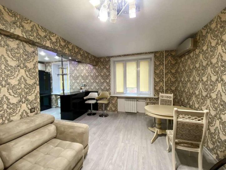 3-комн квартира Черемшанская улица, 102