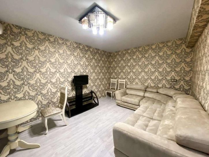 3-комн квартира Черемшанская улица, 102