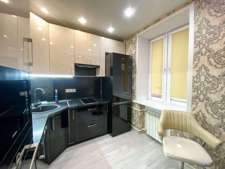 3-комн квартира Черемшанская улица, 102