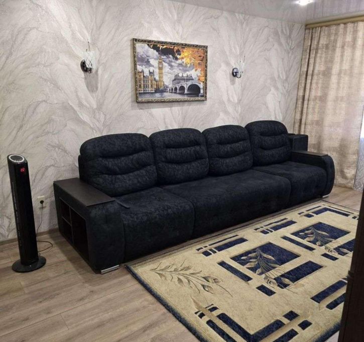 2-комн квартира Революционная улица, 3