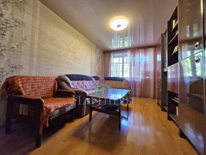 4-комн квартира Промышленности улица, 309