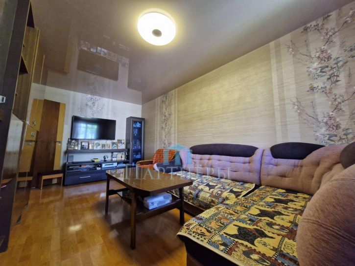 4-комн квартира Промышленности улица, 309