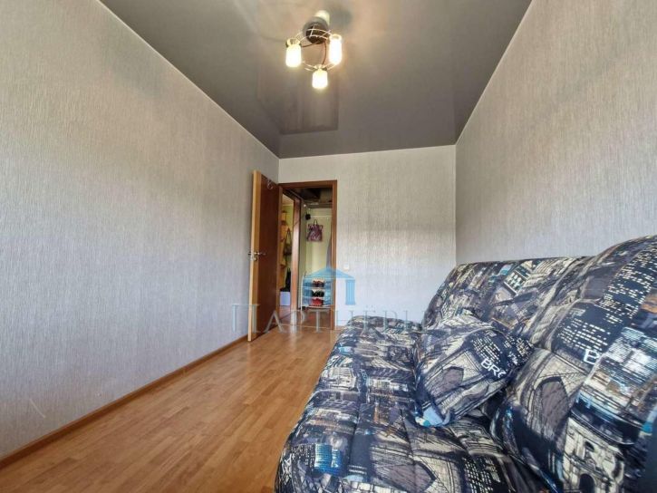 4-комн квартира Промышленности улица, 309