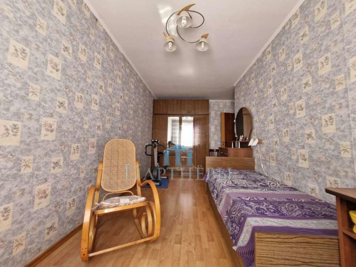 4-комн квартира Промышленности улица, 309