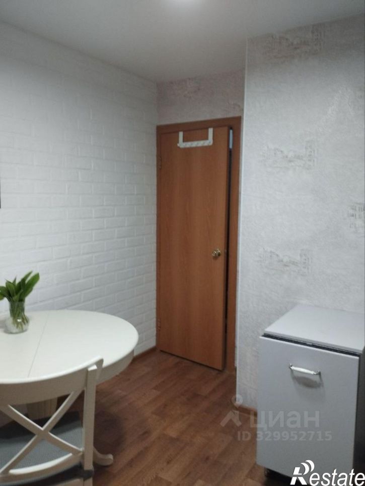 2-комн квартира улица Устинова, 8,  д. 8