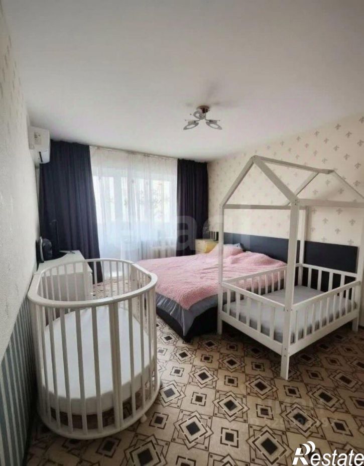 2-комн квартира улица Александра Матросова, 53,  д. 53