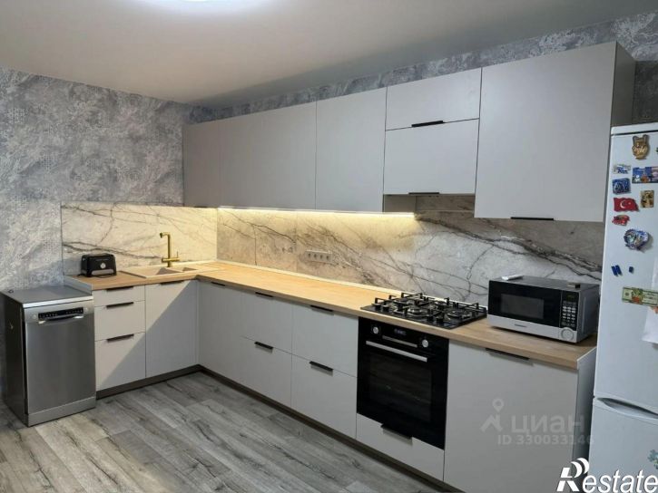 3-комн квартира пер Карякина, 1,  д. 1
