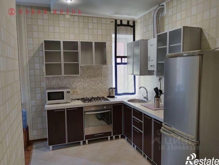 2-комн квартира улица Водников, 111,  д. 111