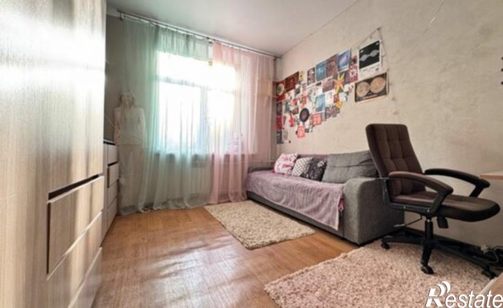 3-комн квартира улица Николая Панова, 4,  д. 4