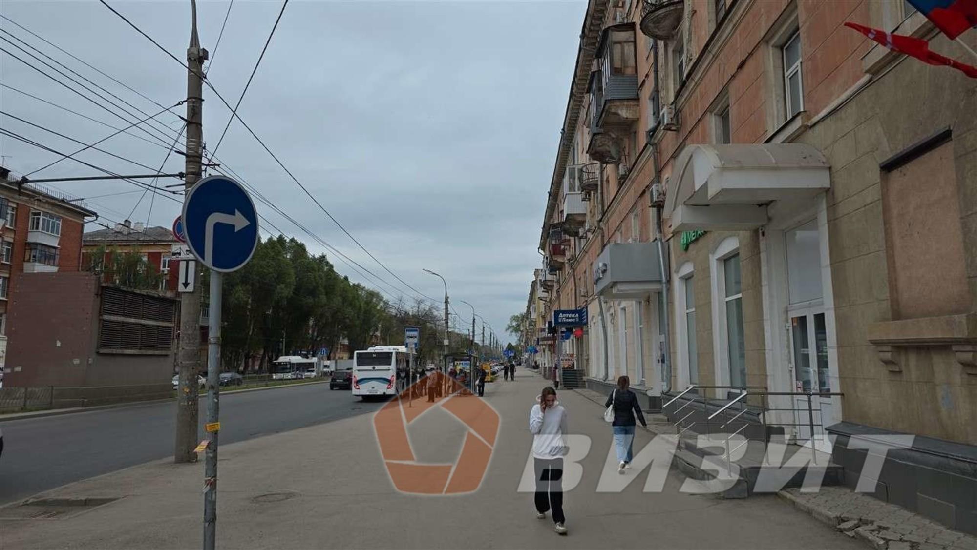 Сдать торговое помещение за 130 000 рублей на Победы улица, 92