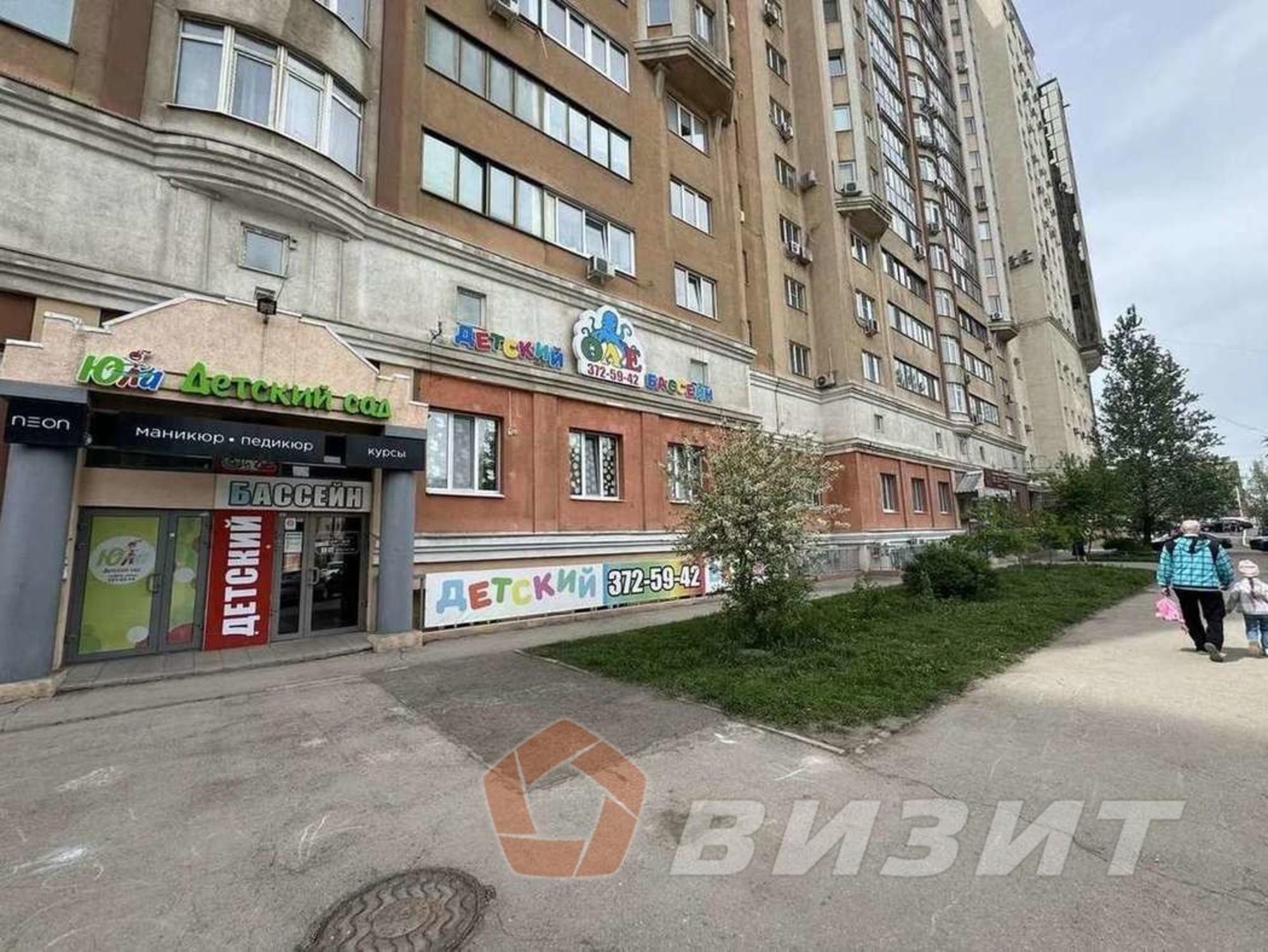 Сдать торговое помещение за 60 000 рублей на Стара-Загора улица, 48