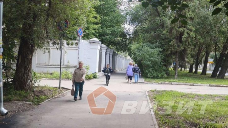 Торговое помещение Советской Армии улица, 223