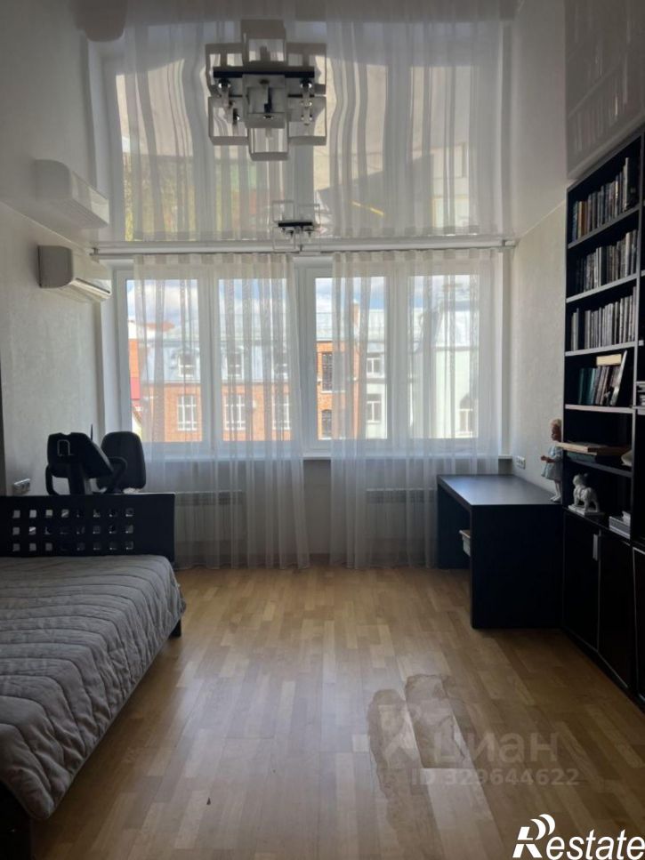 4-комн квартира улица Алексея Толстого, 26,  д. 26