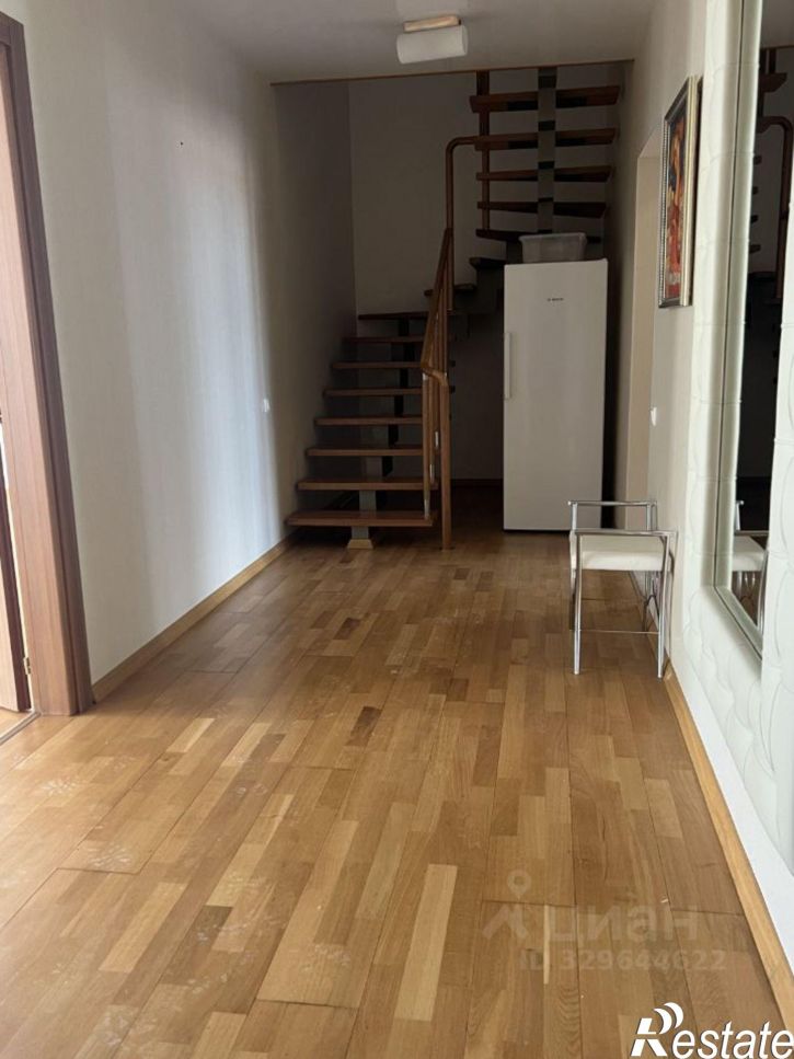4-комн квартира улица Алексея Толстого, 26,  д. 26